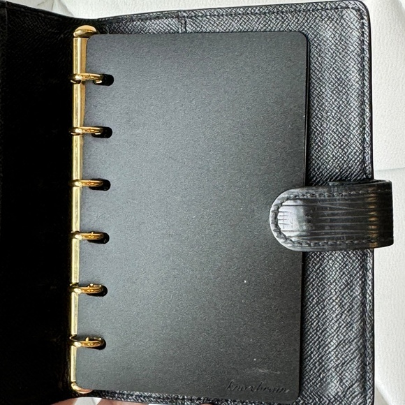 Black Epi Louis Vuitton Agenda - Picture 3 of 3